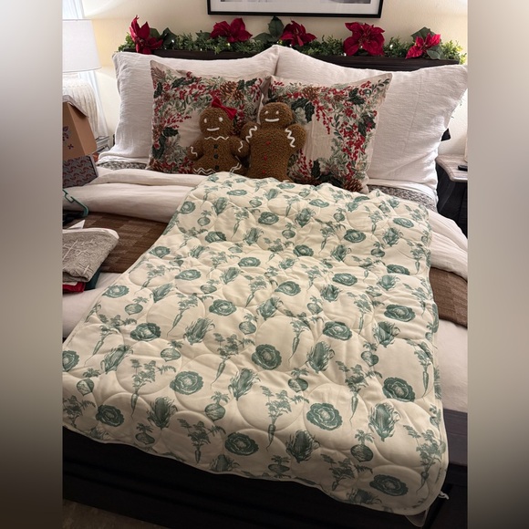 Kate Quinn baby Cream and Green Botanical blanket - Picture 7 of 8